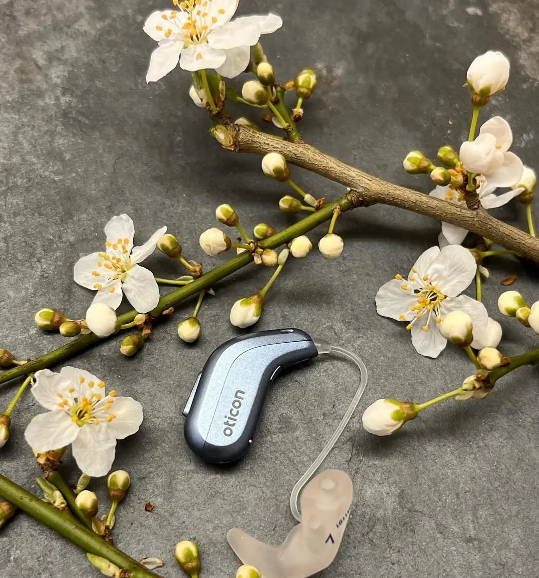 Modernes Hörgerät mit Bluetooth-Funktion